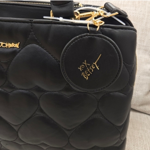 🔹️BETSEY JOHNSON 🔹️Large Quilted Puffy Hearts XODelta Satchel Bag Black - Picture 4 of 15
